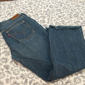 Vintage Y2K Levi's Blue Denim Capri Jeans Frayed Raw Hem Womens Size 31 x 23